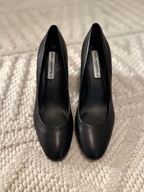 Karl Lagerfeld Paris Sabrina Black Leather Round-Toe Pumps Size 8.5 Block Heel